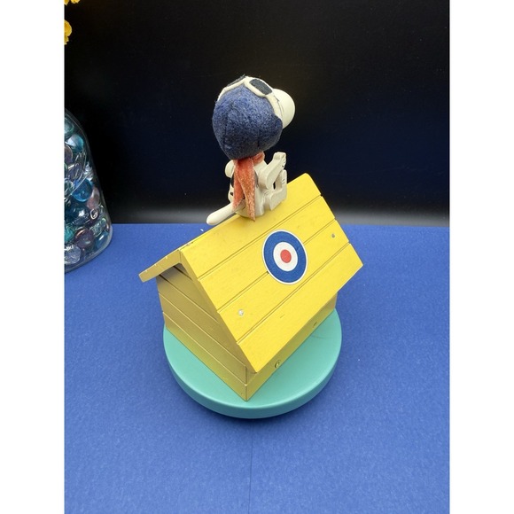 Vintage Snoopy Flying Ace Wooden Musical Box, Peanuts Red Baron Doghouse 1968 - Picture 13 of 15